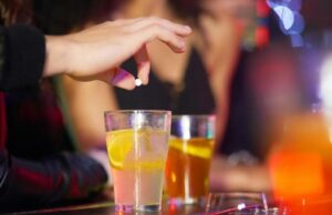 ¡Alerta! Estos son 10 signos de bebidas mezcladas con drogas. ¡Alerta! Estos son 10 signos de bebidas mezcladas con drogas.