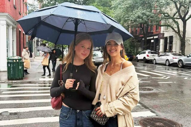 Jessica Alba comparte clichés de su "fin de semana de la madre madre de la madre" con Haven, 13

