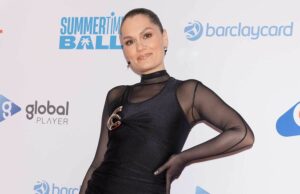 Jessie, lloré con lágrimas felices y sagradas, después del último show antes de la cirugía de cáncer de mama Jessie, lloré con lágrimas felices y sagradas, después del último show antes de la cirugía de cáncer de mama