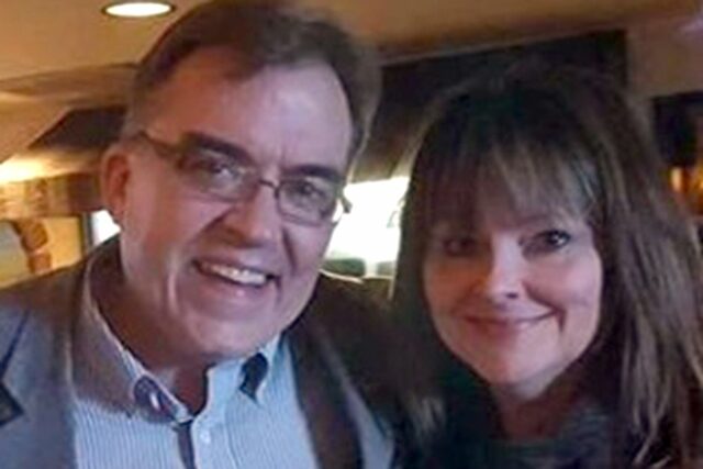 La esposa del senador John Hoffman, Yvette Hoffman, rompe su La esposa del senador John Hoffman, Yvette Hoffman, rompe su silencio después de girar