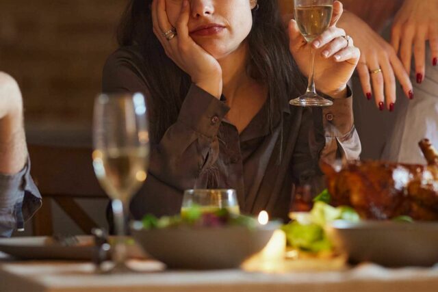 La gente está de acuerdo con una mujer que está La gente está de acuerdo con una mujer que está "enfermo de comer" en restaurantes para celebraciones