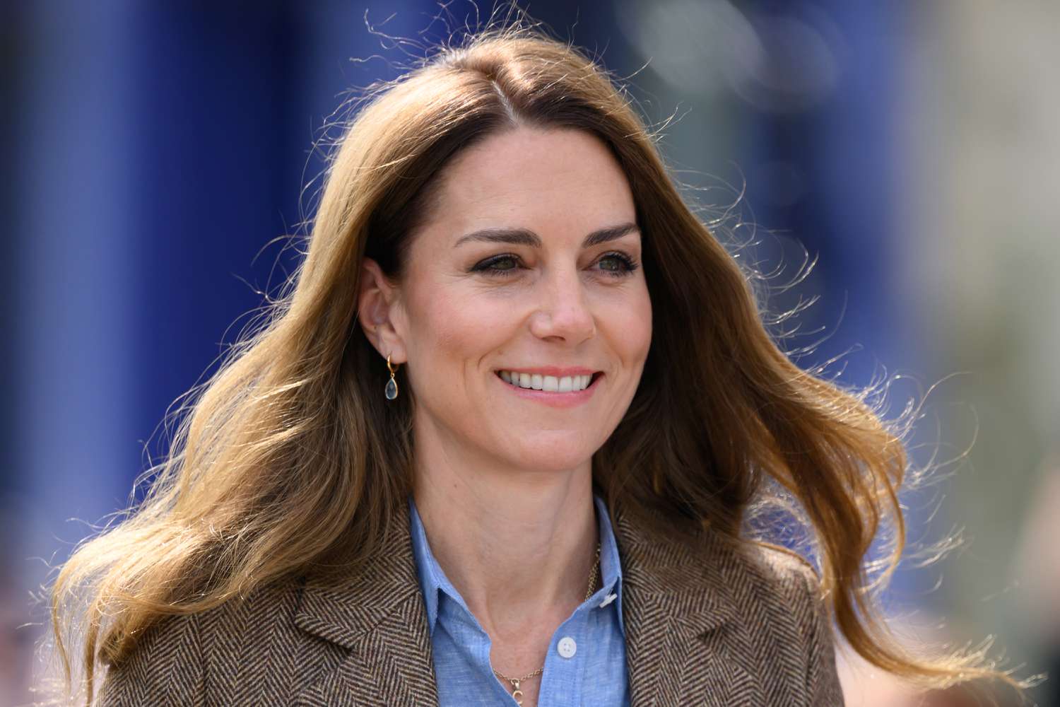 Kate Middleton usaba jeans ajustados y un blazer, obtén el look

