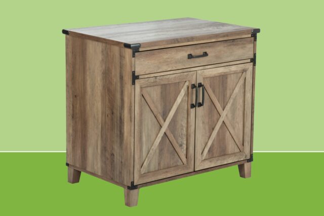 Este gabinete de almacenamiento rústico es del 53% en Wayfair

