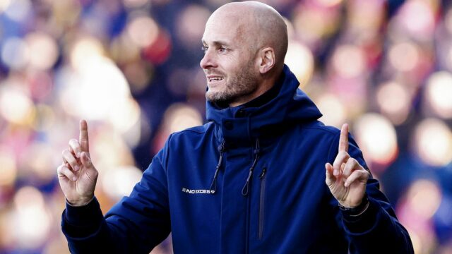 El nuevo entrenador del holandés Simoni de VFL Wolfsburg


