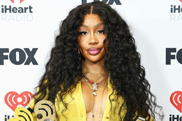 SZA dice que era una "forayoid" cuando era una niña y que estaba en "mística S ---"

