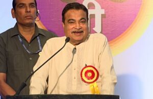 Los pensamientos de Ahilyabai son más importantes que las estatuas: Nitin Gadkari Ahilyabai's thoughts more important than statues: Nitin Gadkari