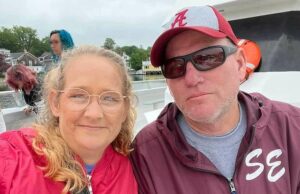 El esposo y la mujer diagnosticaron cáncer de estadio 4 durante la misma semana El esposo y la mujer diagnosticaron cáncer de estadio 4 durante la misma semana