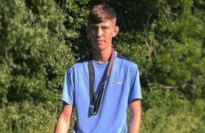 Hombre, de 20 años, encontrado muerto después de ahogarse en el río en Inglaterra, recuerde a la familia Hombre, de 20 años, encontrado muerto después de ahogarse en el río en Inglaterra, recuerde a la familia