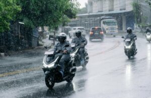 ¿La presión de los neumáticos de la motocicleta debe reducirse cuando llueve, mitos o hechos?