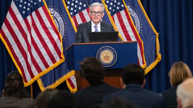 El jefe de la Fed, Powell, califica el caso Cook de la Corte Suprema como el más importante en la historia bancaria

 | 