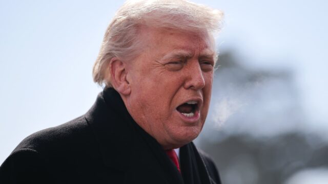 La peor rotación del dólar en un día desde abril. Trump dice que no ha caído demasiado bajo

 | 