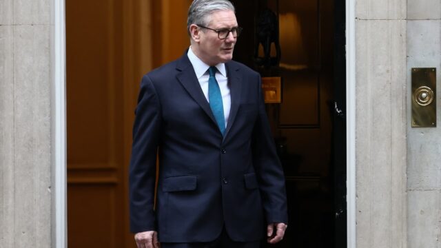 Ejecutivos de Airbus, AstraZeneca y HSBC se unen al británico Starmer en un viaje de alto riesgo a China

 | 