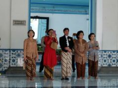 El Tribunal de Distrito de Solo aprueba el cambio de nombre de Puruboyo a Pakubuwono XIV
| El Tribunal de Distrito de Solo aprueba el cambio de nombre de Puruboyo a Pakubuwono XIV
|