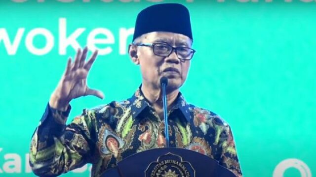 El presidente del PP, Muhammadiyah, transmite un mensaje por los 100 años de NU

 | 