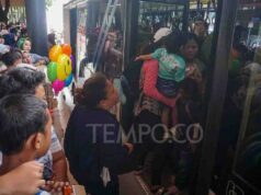 Varias carreteras en Transjakarta han sido desviadas debido a las inundaciones
| Varias carreteras en Transjakarta han sido desviadas debido a las inundaciones
|