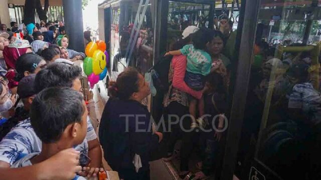 Varias carreteras en Transjakarta han sido desviadas debido a las inundaciones

 | 