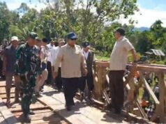 Ministro de Obras Públicas preocupado por el colapso del puente temporal de Sumatra Ministro de Obras Públicas preocupado por el colapso del puente temporal de Sumatra