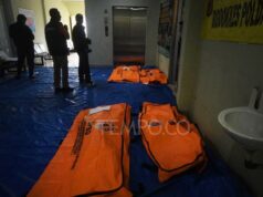 El equipo de DVI recibe 5 bolsas adicionales para cadáveres de víctimas de deslizamientos de tierra El equipo de DVI recibe 5 bolsas adicionales para cadáveres de víctimas de deslizamientos de tierra