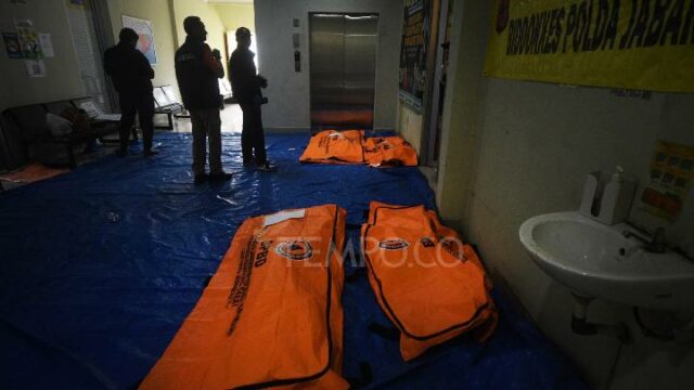 El equipo de DVI recibe 5 bolsas adicionales para cadáveres de víctimas de deslizamientos de tierra

