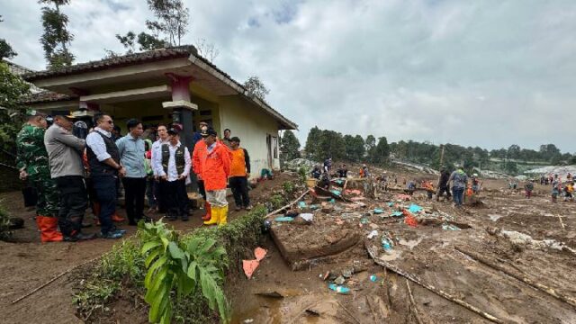 Gibran pide reparaciones en viviendas para víctimas de deslizamientos de tierra

