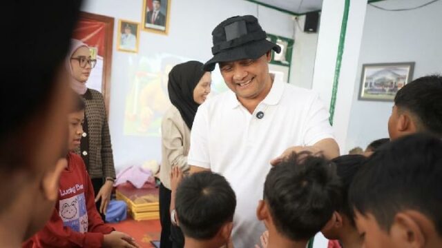 El gobernador Ahmad Luthfi pide una reconstrucción acelerada tras la inundación y el deslizamiento de tierra de Pemalang

 | 