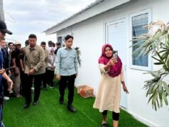 Gibran inspecciona la construcción de un refugio en Aceh Tamiang
| Gibran inspecciona la construcción de un refugio en Aceh Tamiang
|