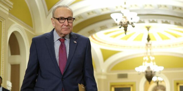 Las posibilidades de cierre del gobierno disminuyen para Polymarket y Kalshi

 | Economy,Politics,Tech,government-shutdown,minnesota,ice,department-of-homeland-security,ice-2026