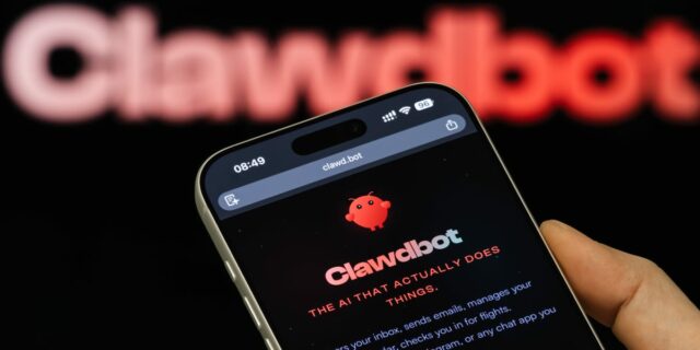 El creador de Clawdbot dice que Anthropic no utilizó a sus abogados

 | AI,Tech,anthropic,claude,ai,agent,artificial-intelligence,viral,tech