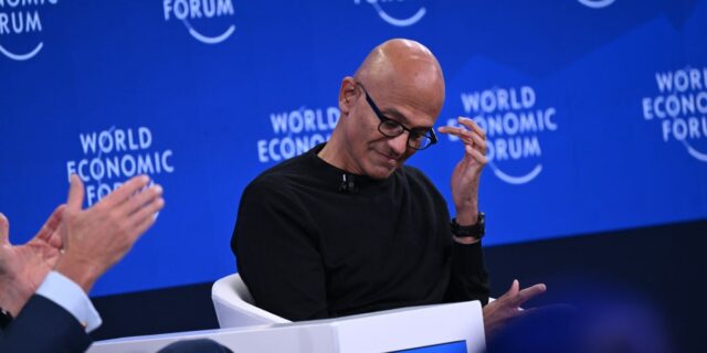 Wall Street reacciona a Microsoft y al aumento de Meta Wall Street reacciona a Microsoft y al aumento de Meta Capex
| AI,ai,tech,microsoft,meta,earnings,big-tech,beacon-industries-big-bet,capex,roi