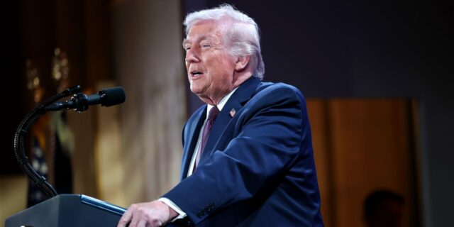 La reforma del pago de préstamos estudiantiles de Trump genera entusiasmo entre los prestamistas privados

 | Economy,student-debt,student-loans,trump