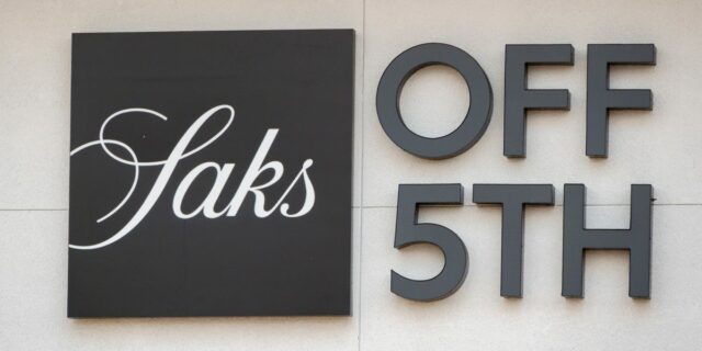 Saks cierra decenas de tiendas de fábrica. Aquí está la lista completa.

 | Retail,saks,luxury,luxury-stores,saks-fifth-avenue,saks-off-fifth,outlet-store,store-closings,retail,business,bankruptcy,bankruptcy-watch