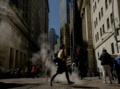 La quiebra de First Brands genera cargos de fraude contra su fundador
| Finance,Law,bankruptcy,bankruptcy-watch,fraud,business,finance,wall-street,law,credit-debt-and-loans,automotive-industry,jamie-dimon,ubs,jefferies La quiebra de First Brands genera cargos de fraude contra su fundador
| Finance,Law,bankruptcy,bankruptcy-watch,fraud,business,finance,wall-street,law,credit-debt-and-loans,automotive-industry,jamie-dimon,ubs,jefferies