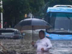 Transjakarta explica el vídeo viral de los autobuses sumergidos en las inundaciones Transjakarta explica el vídeo viral de los autobuses sumergidos en las inundaciones