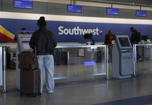 Southwest dice que los asientos asignados lo harán más rentable este año a medida que las acciones se recuperen

 | 
