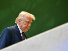 Las acciones automovilísticas y farmacéuticas de Corea del Sur se vieron afectadas después de que Trump amenazara con imponer aranceles del 25%.
| Las acciones automovilísticas y farmacéuticas de Corea del Sur se vieron afectadas después de que Trump amenazara con imponer aranceles del 25%.
|