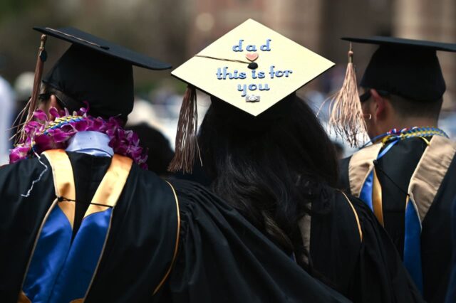 Los padres que solicitan préstamos estudiantiles para sus hijos deben actuar rápidamente antes de que desaparezcan estas protecciones críticas.

 | 