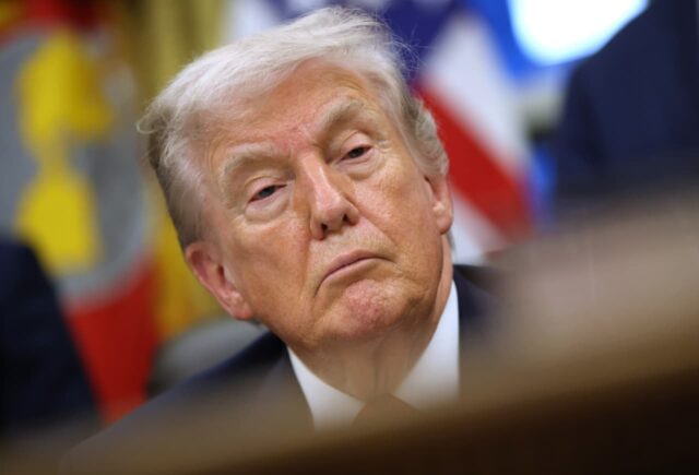 Trump lanza nuevas amenazas arancelarias contra Canadá y México

 | 