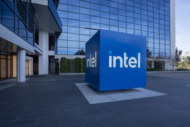 Este ejecutivo de Intel recompró la caída cuando las acciones se desplomaron debido a ganancias decepcionantes.

 | 