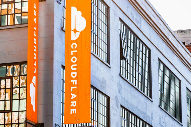 Las acciones de Cloudflare aparecen en Moltbot viral. Así es como una empresa de ciberseguridad se convirtió en la última ganadora de la IA.

 | 