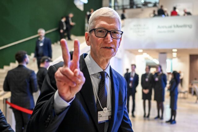 El CEO de Apple, Tim Cook, dice que está "desconsolado" después del tiroteo en Minneapolis y pide una reducción de la tensión

 | 