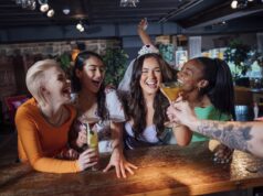 La dama de honor no cobrará ningún cargo en su tarjeta de crédito por la despedida de soltera. Como dama de honor, ¿debería hacer un regalo?
| La dama de honor no cobrará ningún cargo en su tarjeta de crédito por la despedida de soltera. Como dama de honor, ¿debería hacer un regalo?
|