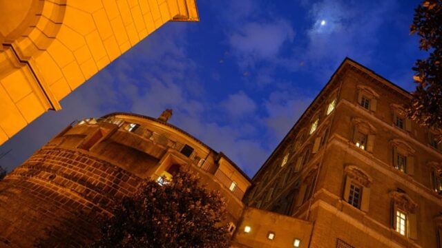 El Banco del Vaticano hace su primera incursión en los índices bursátiles, allanando el camino para posibles lanzamientos de ETF

 | 