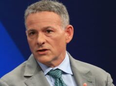 David Einhorn dice que la Reserva Federal recortará “significativamente más” que el doble. Entonces apuesta fuerte por el oro.
| David Einhorn dice que la Reserva Federal recortará “significativamente más” que el doble. Entonces apuesta fuerte por el oro.
|