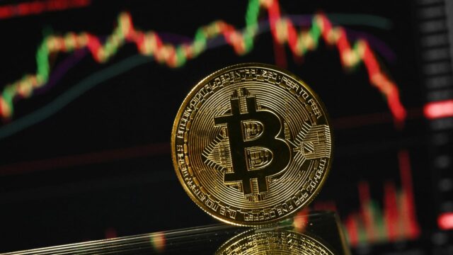 Bitcoin cae por debajo de los 73.000 dólares, el nivel Bitcoin cae por debajo de los 73.000 dólares, el nivel más bajo desde noviembre de 2024, mientras se reanudan las ventas masivas
|