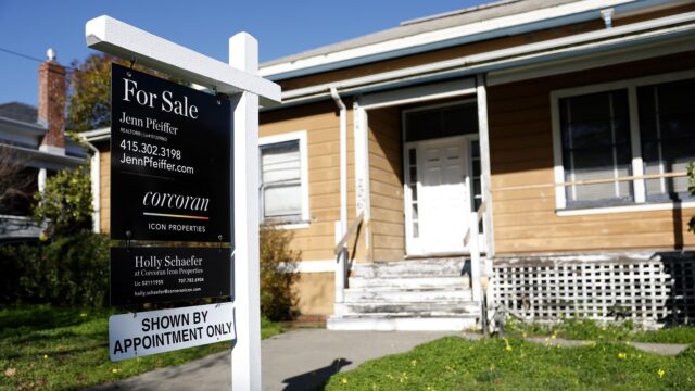 Las acciones de Rocket Companies suben un 6% después de que el director ejecutivo dijera que el volumen de hipotecas está creciendo

 | 