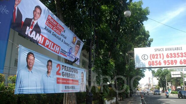 Prabowo pide que se limiten los carteles publicitarios en las Prabowo pide que se limiten los carteles publicitarios en las carreteras
|