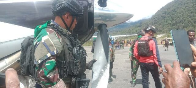 TNI niega las acusaciones de TPNPB-OPM sobre los aviones de Smart Air

 | 