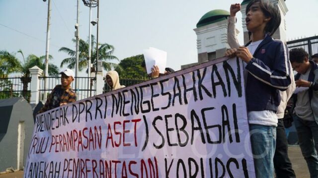 Dasco: La Cámara de Representantes prepara un artículo académico sobre el proyecto de ley de confiscación de activos

 | 