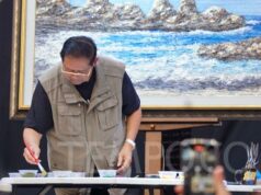 La pintura del caballo de fuego de SBY se subasta y se vende por 6.500 millones de IDR
| La pintura del caballo de fuego de SBY se subasta y se vende por 6.500 millones de IDR
|