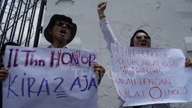 Profesor honorario se queja ante la RPD de la dificultad de convertirse en PPPK

 | 